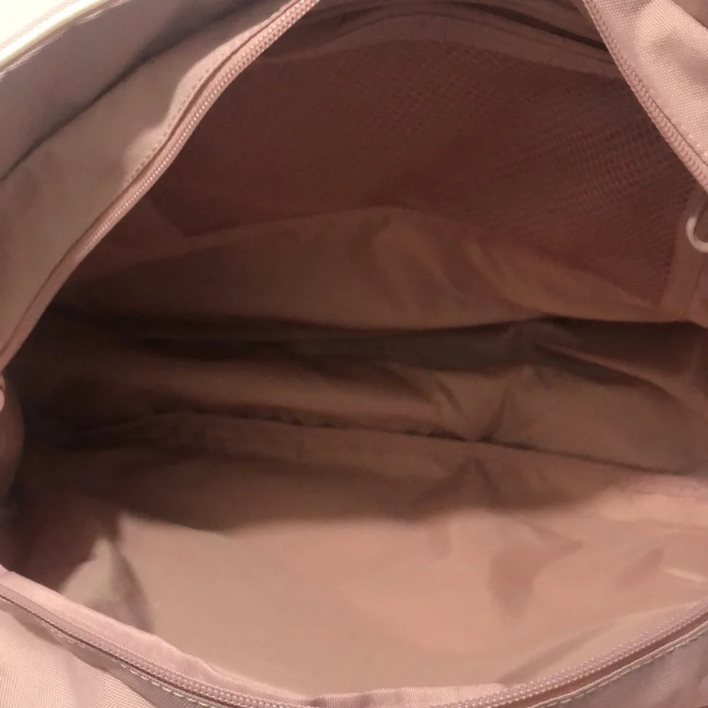 Reebok Axle Tote Bag 14” x 22” x 7” Water Resistant Multipocket Straps Pale Pink - Picture 9 of 14